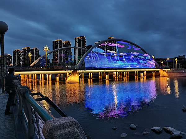 1742970194152440.jpg 泾川河道亮化.jpg