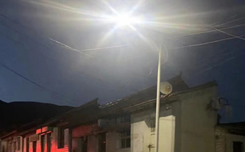 农村院子里最适合的泾川太阳能路灯亮度与安装要点