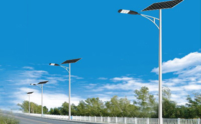 农村道路装泾川太阳能路灯选多大瓦数实测